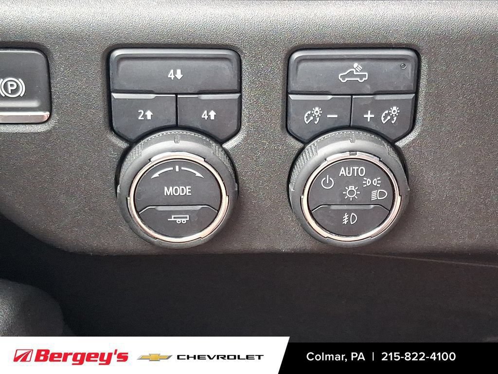Used 2025 Chevrolet Silverado 2500 LT w/ Convenience Package AWD/4WD image 26