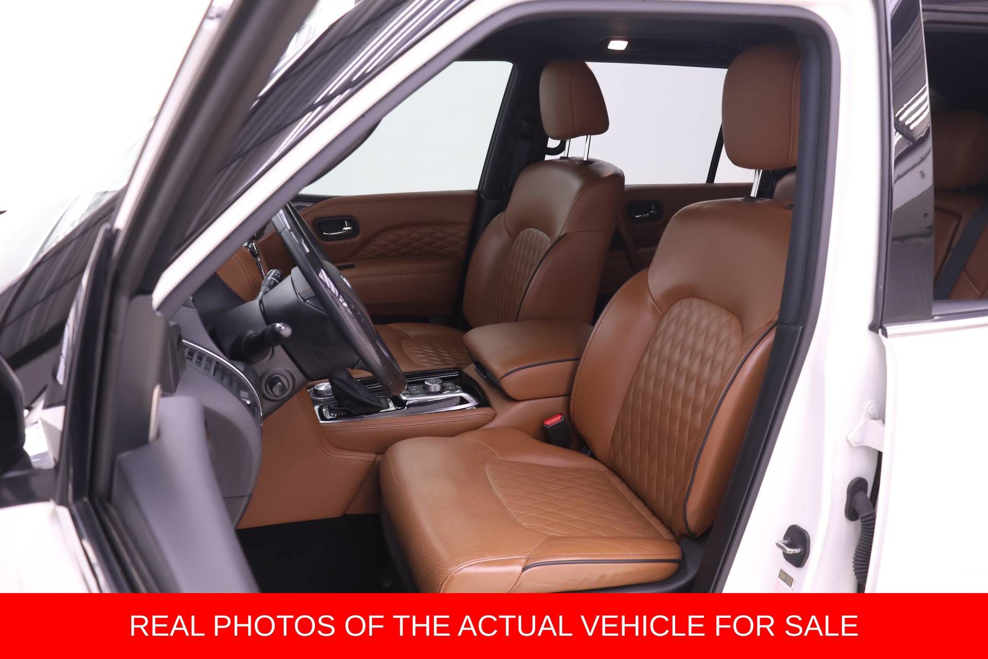 Used 2024 INFINITI QX80 Sensory AWD/4WD image 4