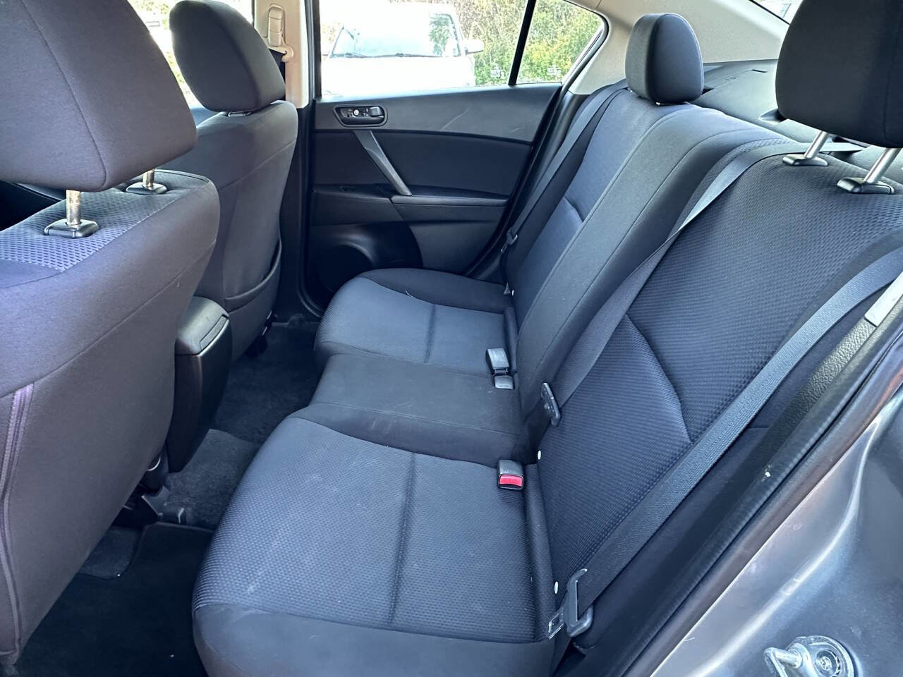 Used 2010 MAZDA MAZDA3 i Sport image 12