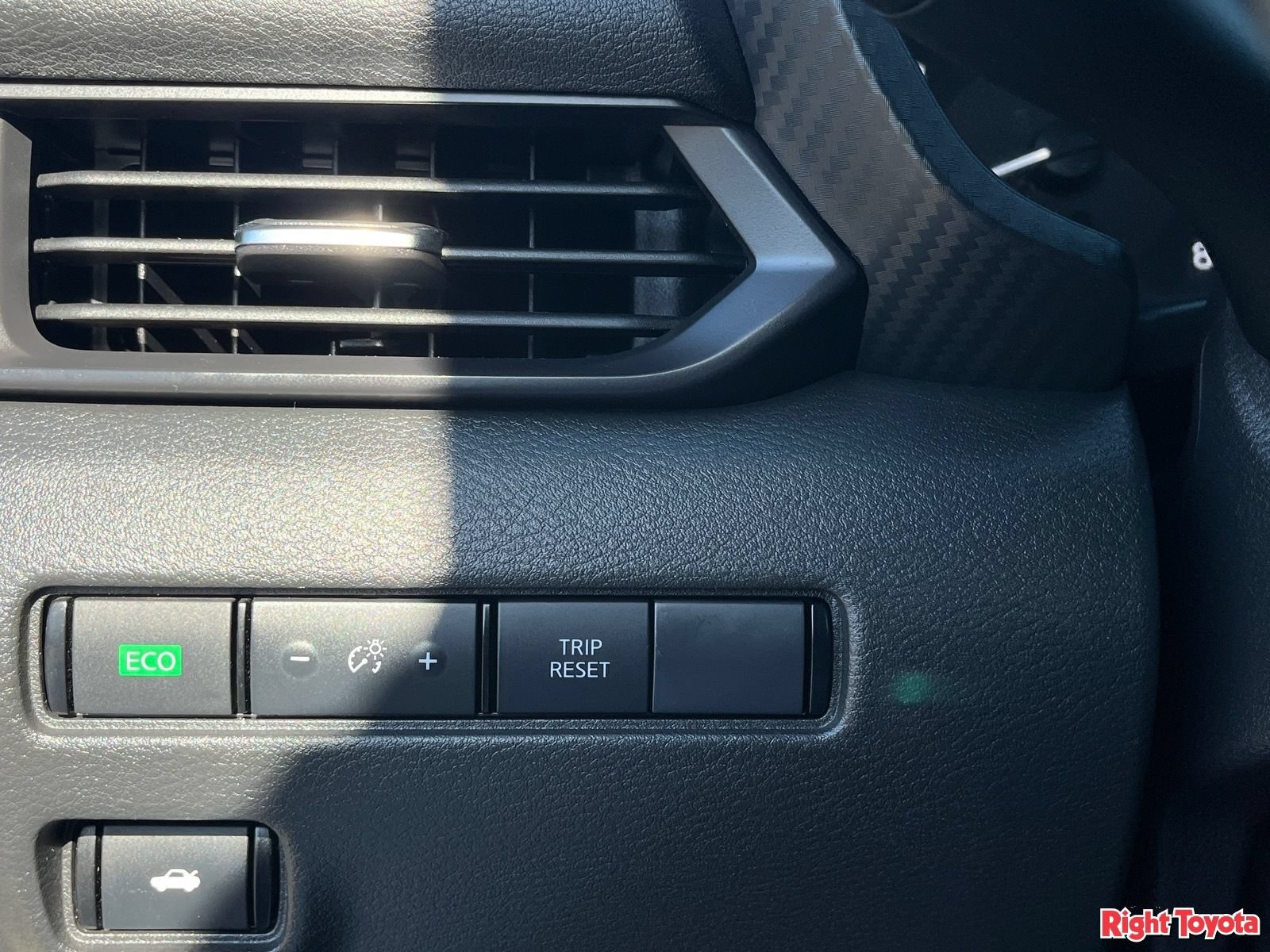 Used 2024 Nissan Sentra S FWD image 31