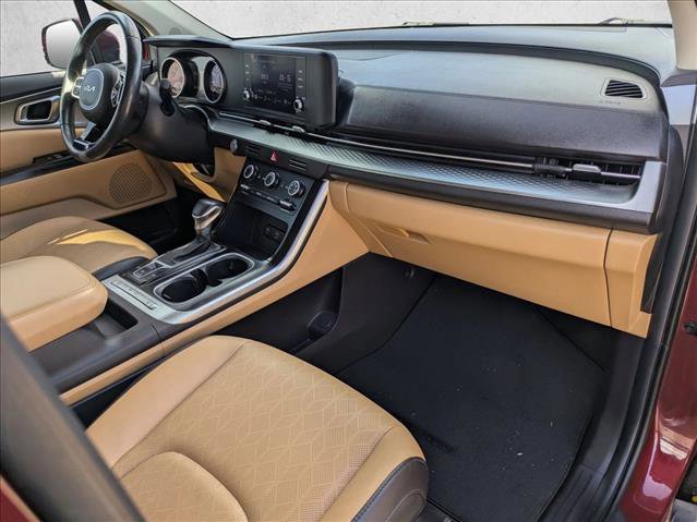 Used 2023 Kia Carnival LX image 19