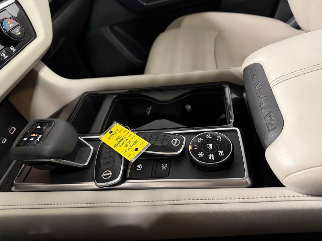 Used 2023 Nissan Pathfinder SL w/ SL Premium Package AWD/4WD image 15