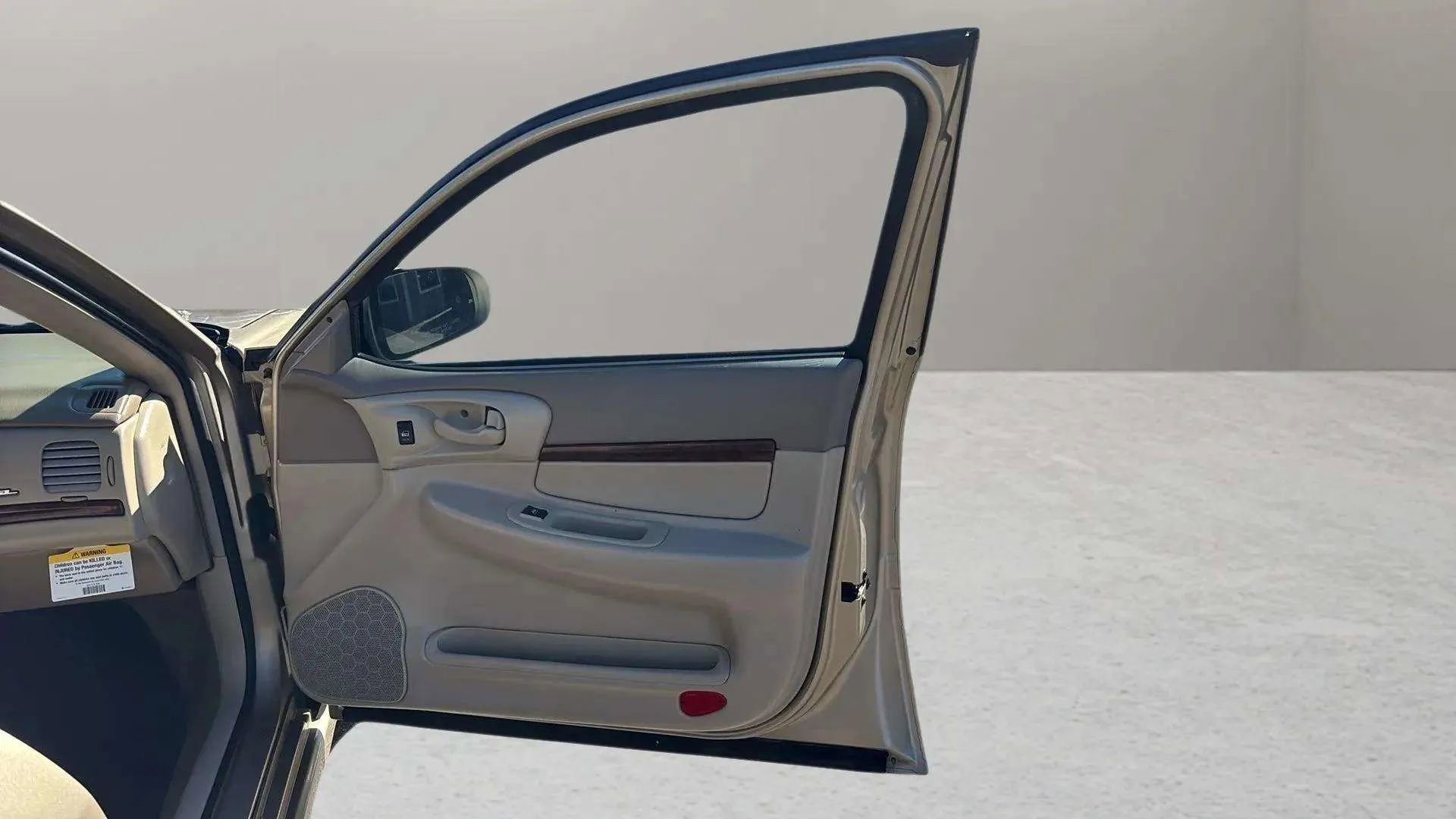 Used 2005 Chevrolet Impala LS w/ Preferred Equipment Group image 21