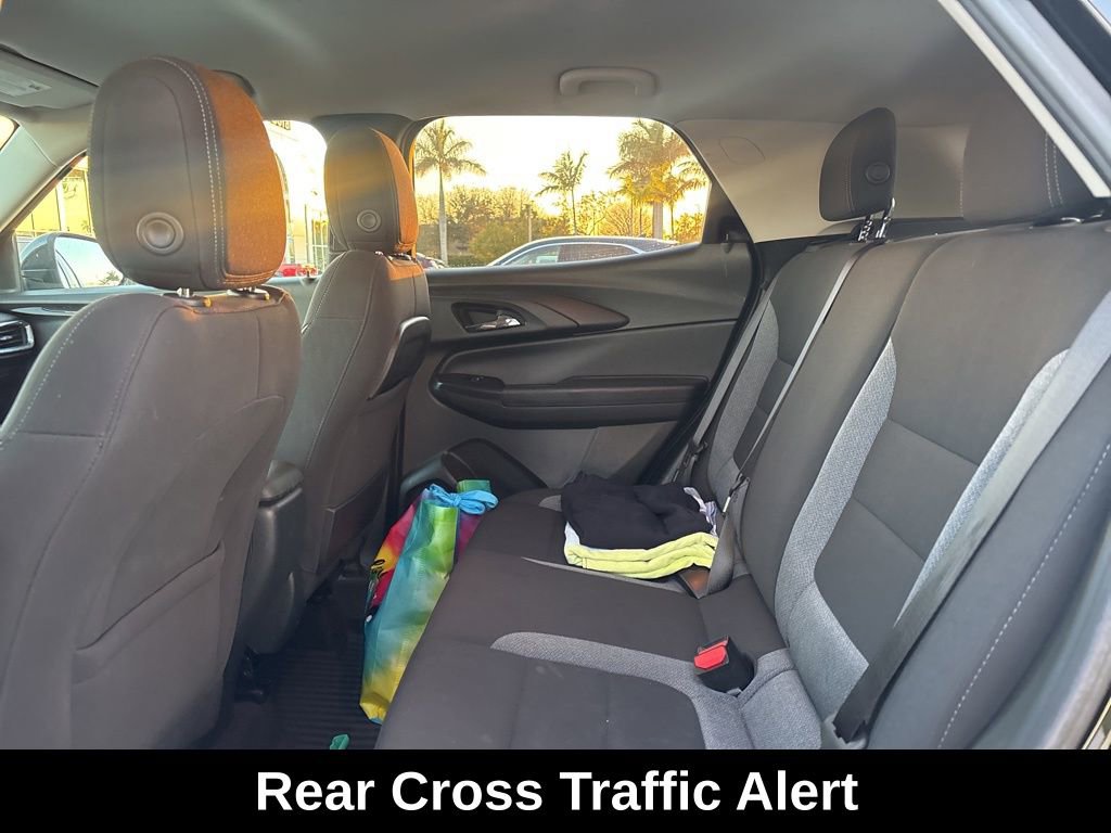Used 2022 Chevrolet TrailBlazer LT w/ Driver Confidence Package image 6