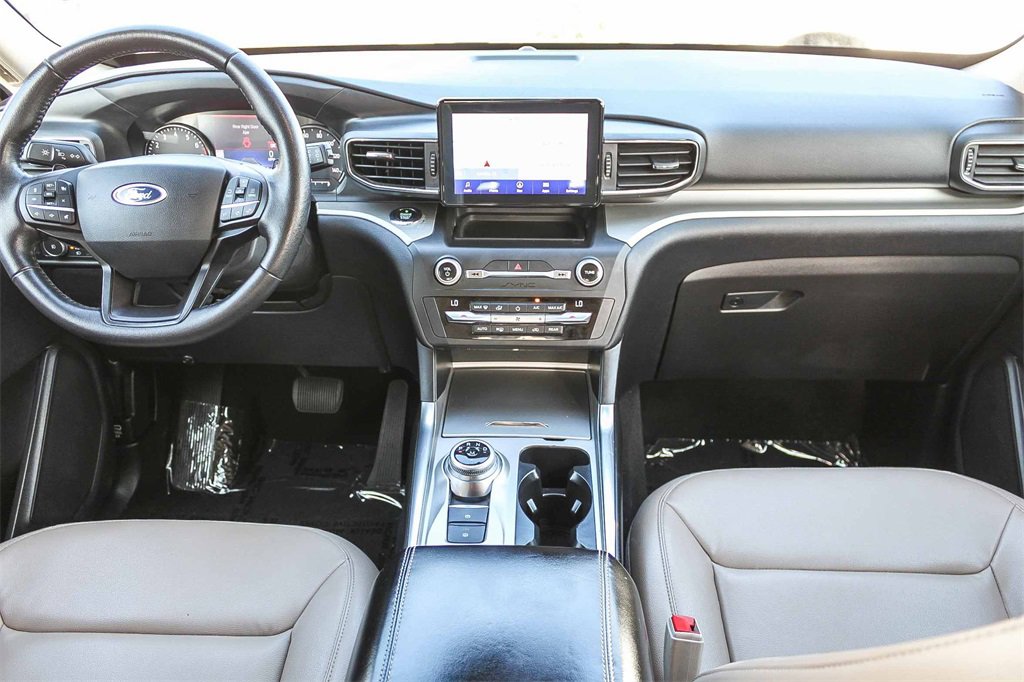 Used 2020 Ford Explorer XLT w/ Equipment Group 202A image 16