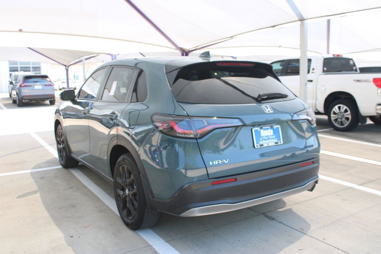 Used 2025 Honda HR-V Sport image 3