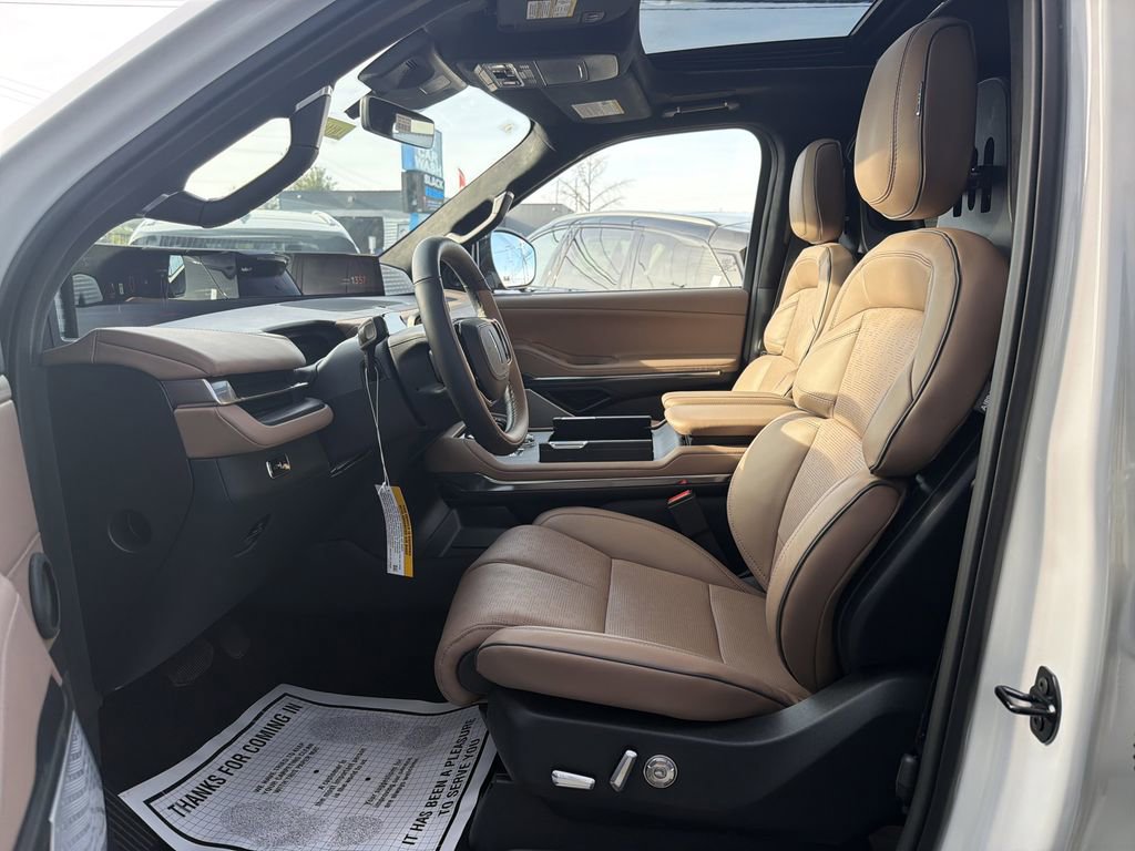 New 2025 Lincoln Navigator L Black Label image 5