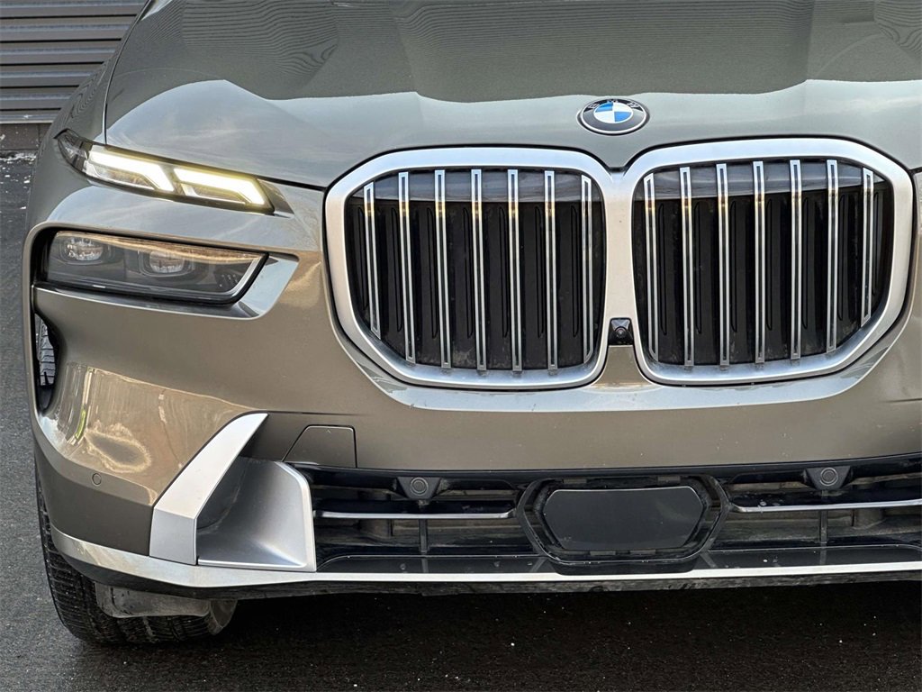 Used 2023 BMW X7 xDrive40i w/ Parking Assistance Package image 10