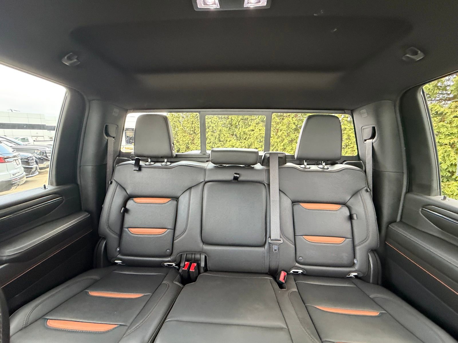 Used 2024 GMC Sierra 2500 AT4 w/ AT4 Preferred Package image 3