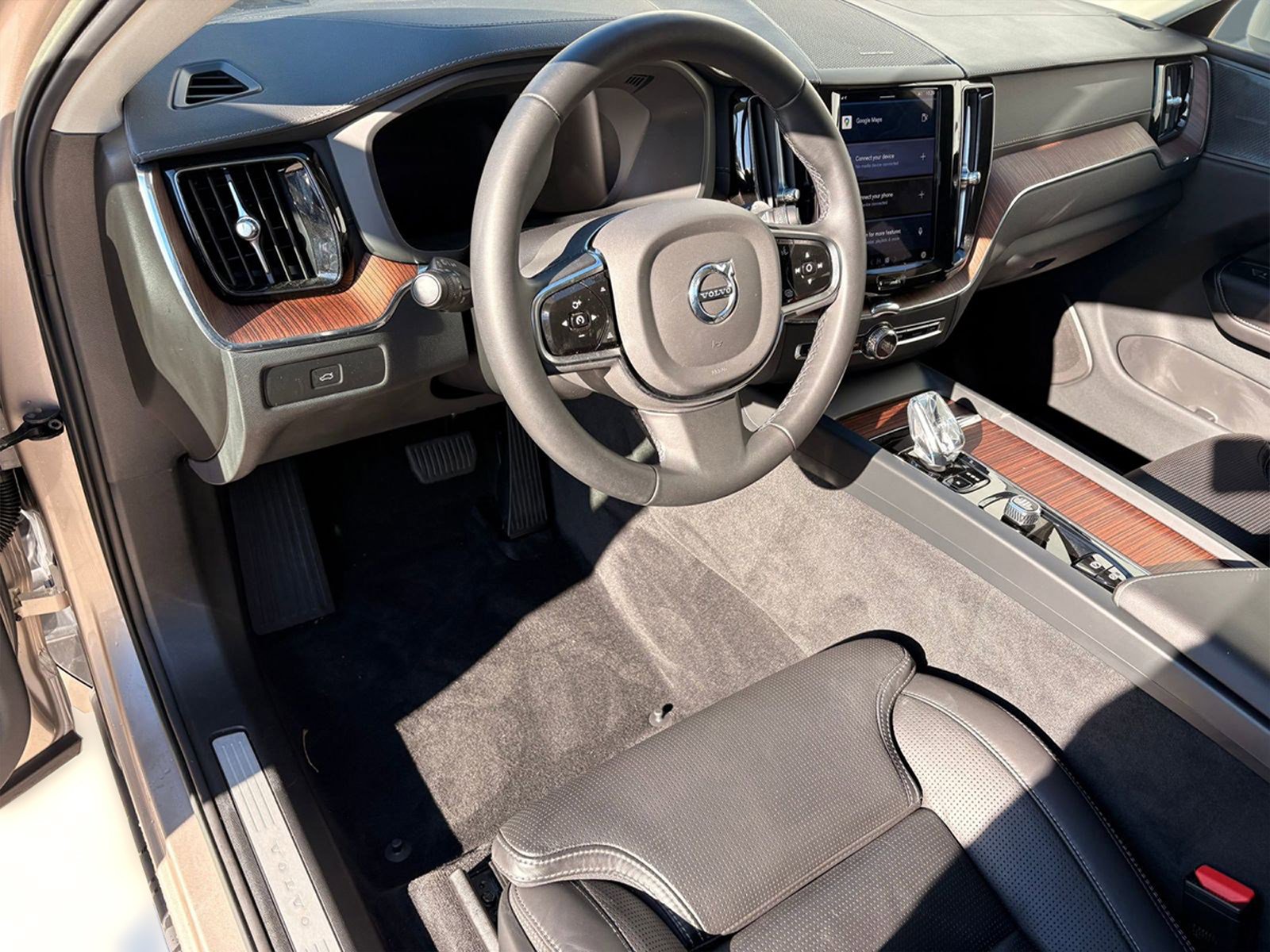 Certified 2023 Volvo XC60 B5 Ultimate image 4