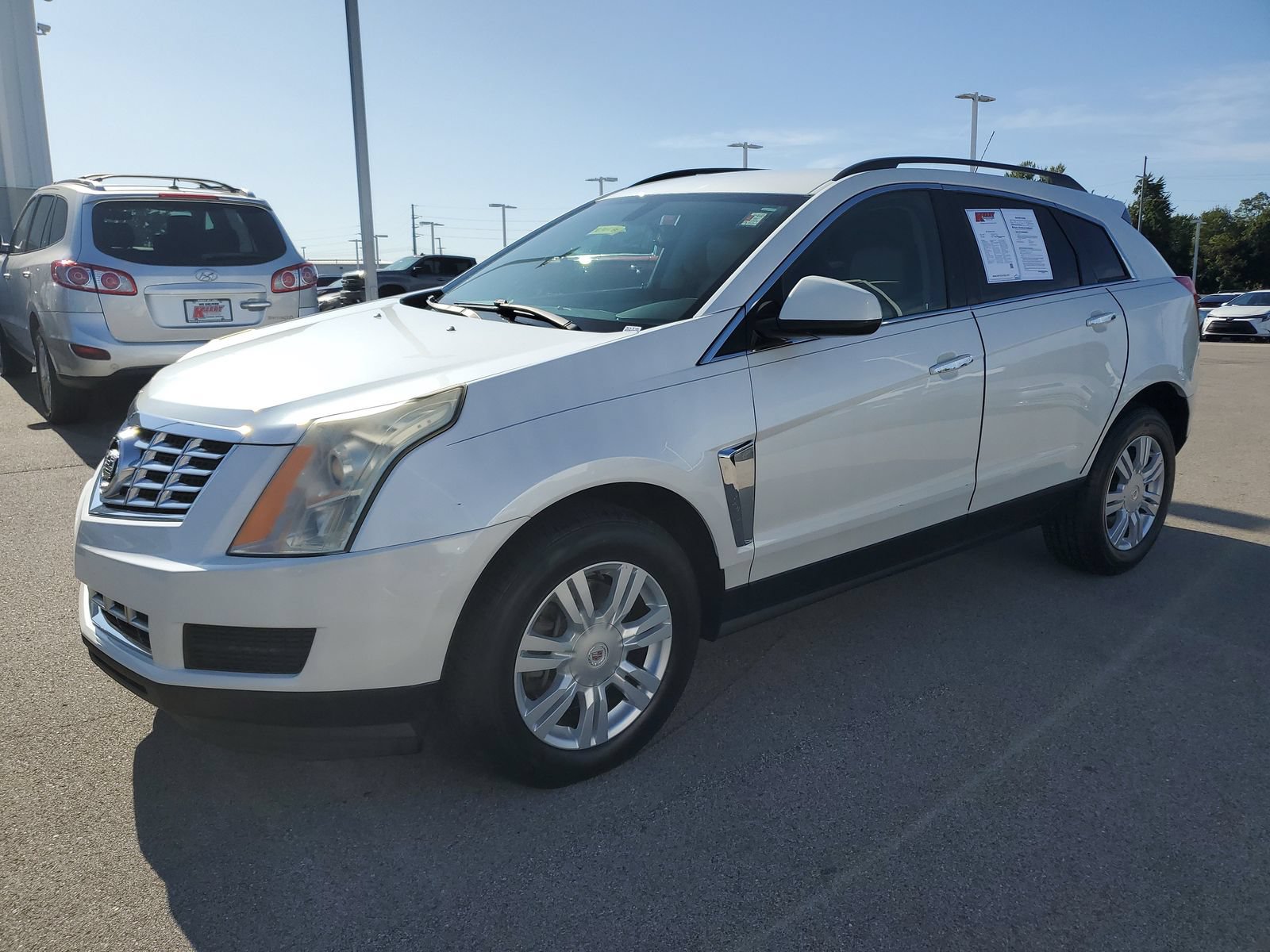 Used 2015 Cadillac SRX FWD image 2