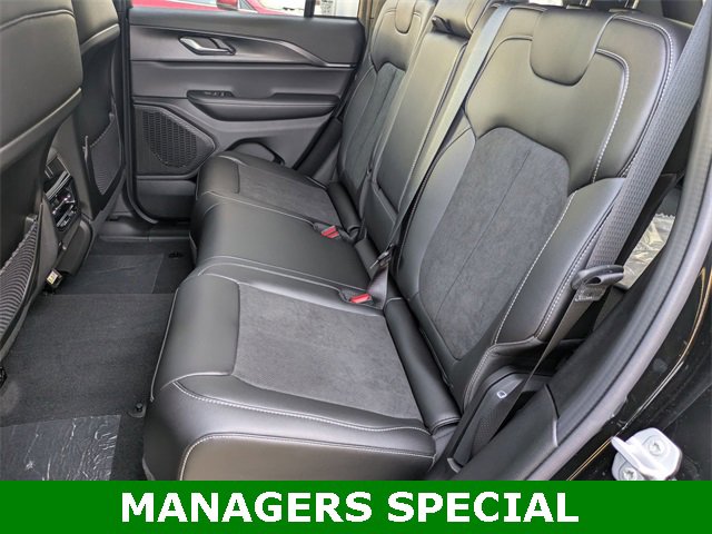 New 2025 Jeep Grand Cherokee Altitude image 25