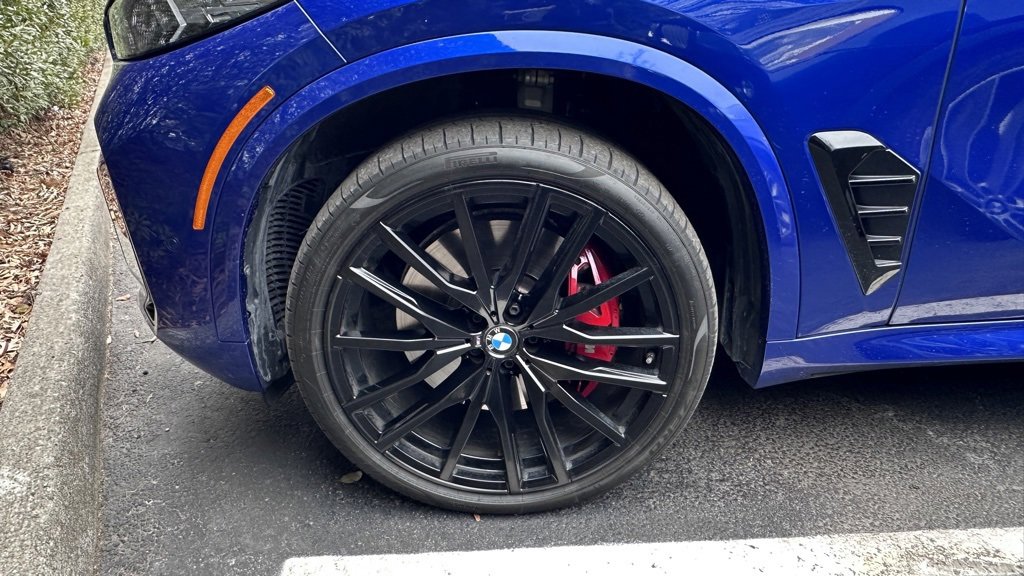 Used 2025 BMW X5 M60i image 10