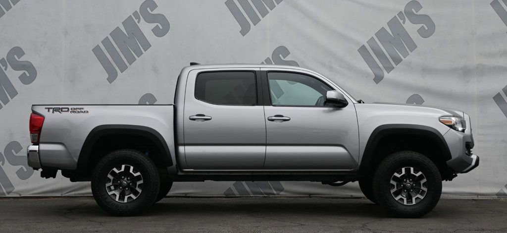Used 2016 Toyota Tacoma TRD Off-Road w/ Towing Package RWD image 4