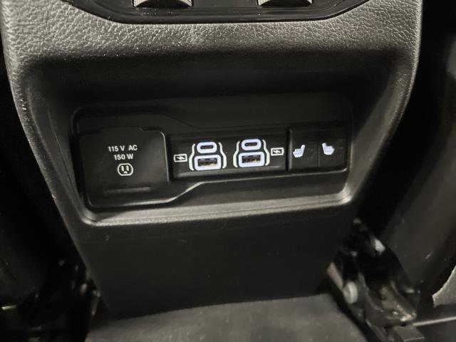 Used 2023 Jeep Grand Cherokee Limited w/ Luxury Tech Group II image 32
