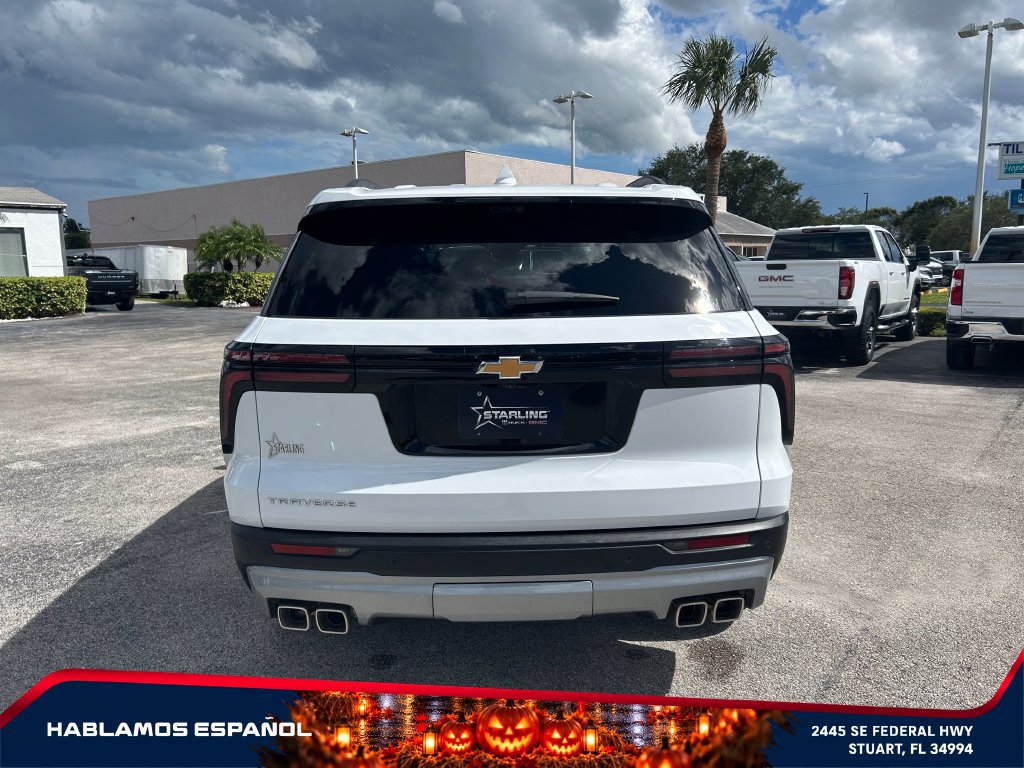 Used 2026 Chevrolet Traverse LT w/ Driver Confidence Package FWD image 6