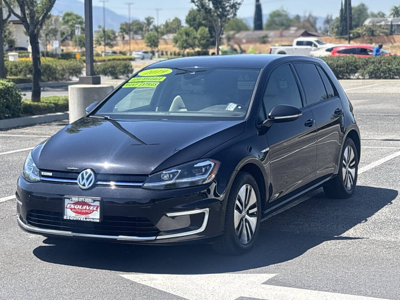 Used 2019 Volkswagen e-Golf SEL Premium FWD image 2
