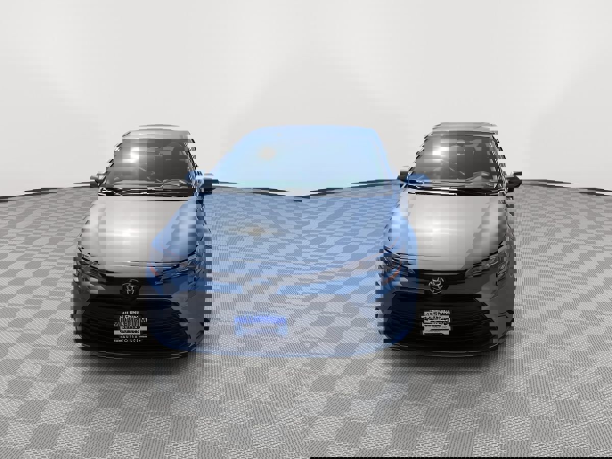 Used 2024 Toyota Corolla LE image 2