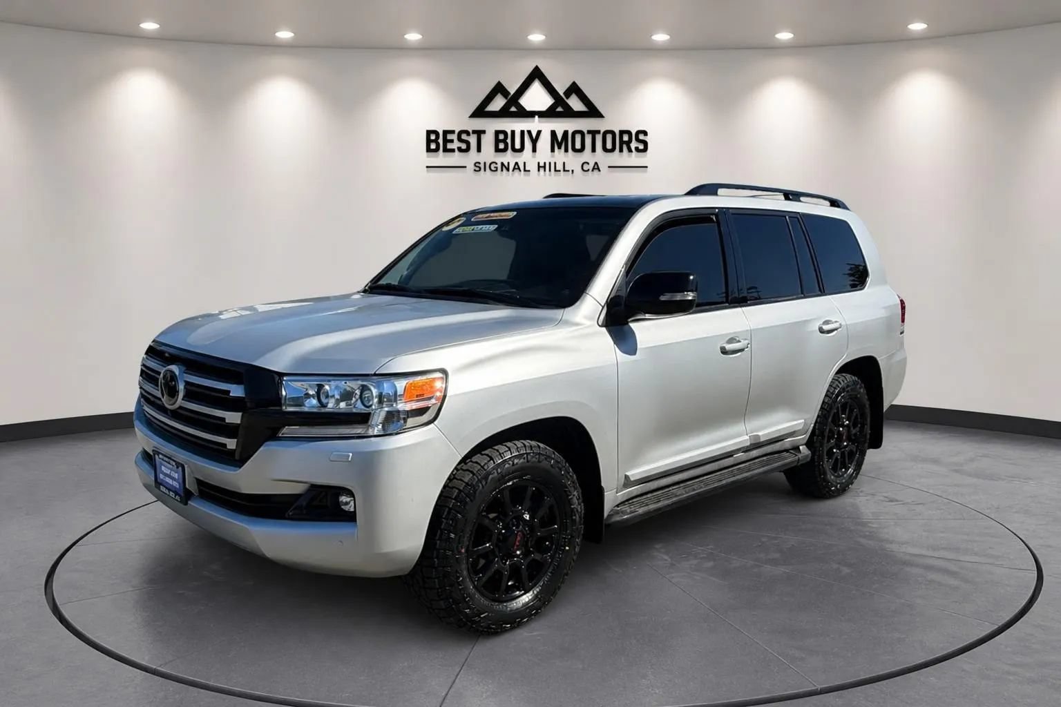 Used 2017 Toyota Land Cruiser AWD/4WD image 3