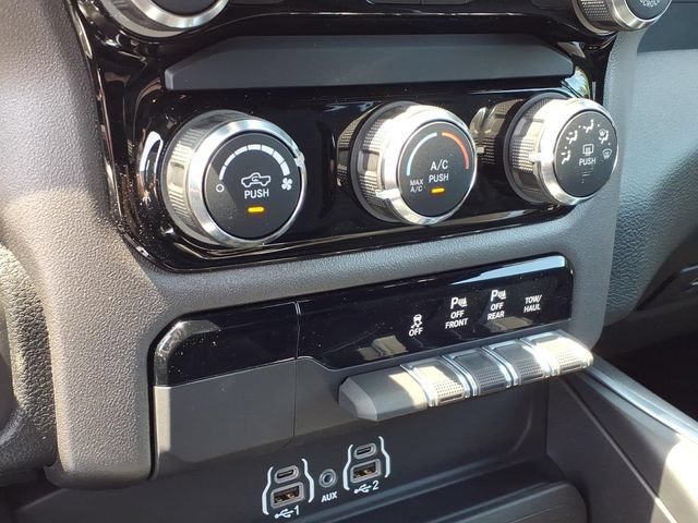 New 2026 RAM 1500 Express AWD/4WD image 19