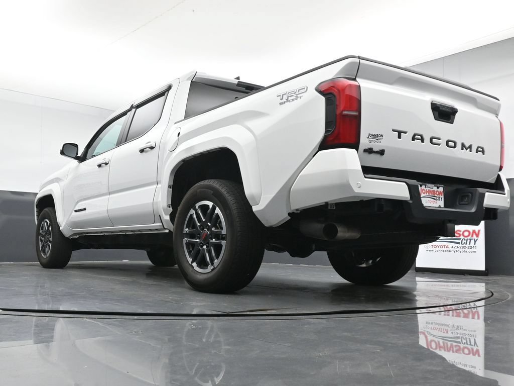 Used 2024 Toyota Tacoma TRD Sport AWD/4WD image 38