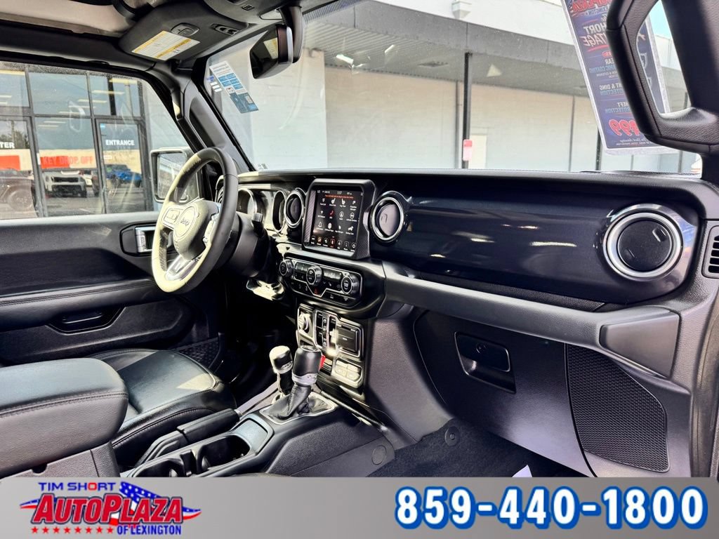 Used 2023 Jeep Wrangler Unlimited Sahara AWD/4WD image 36