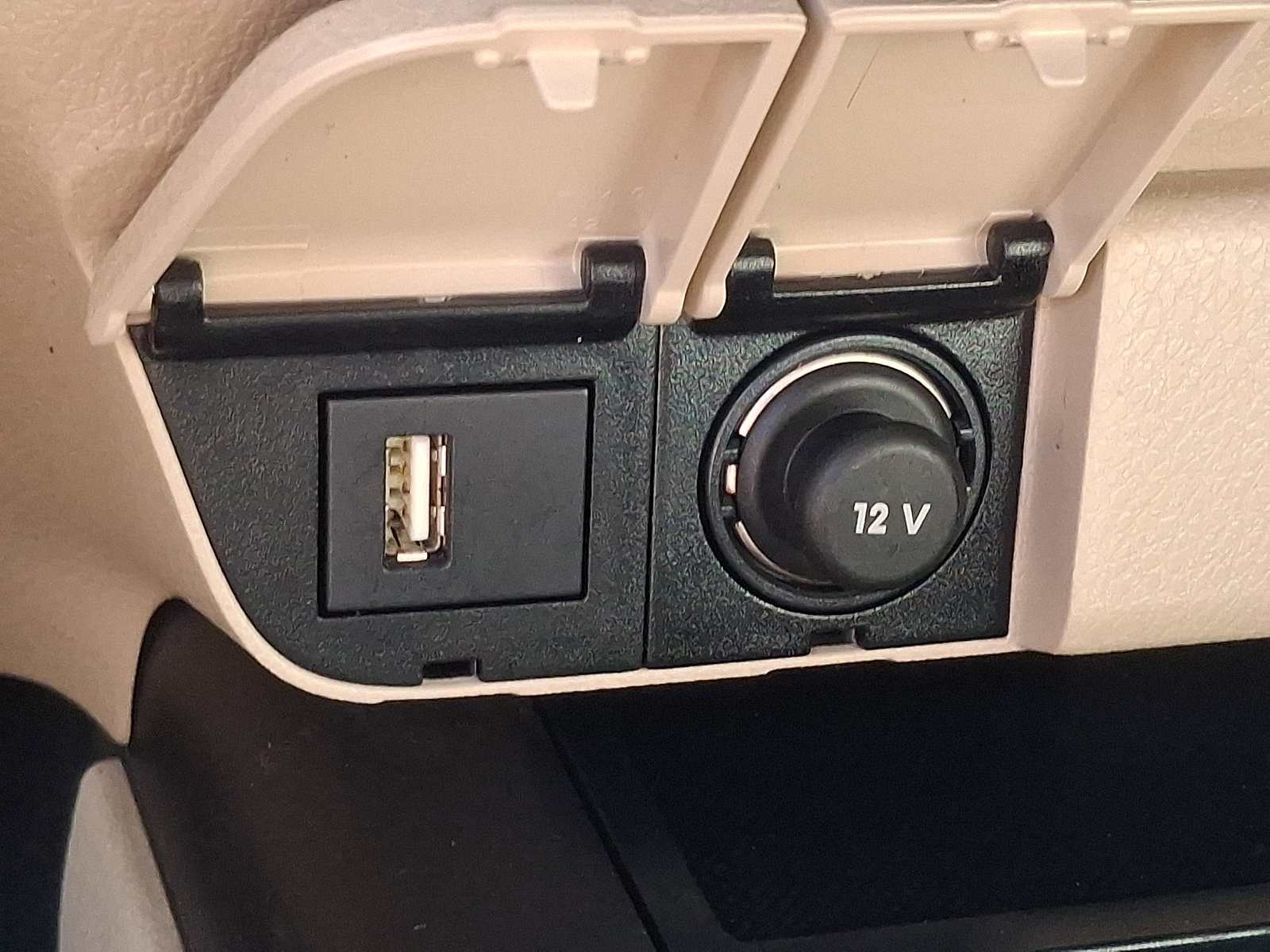 Used 2021 Toyota Camry LE FWD image 23