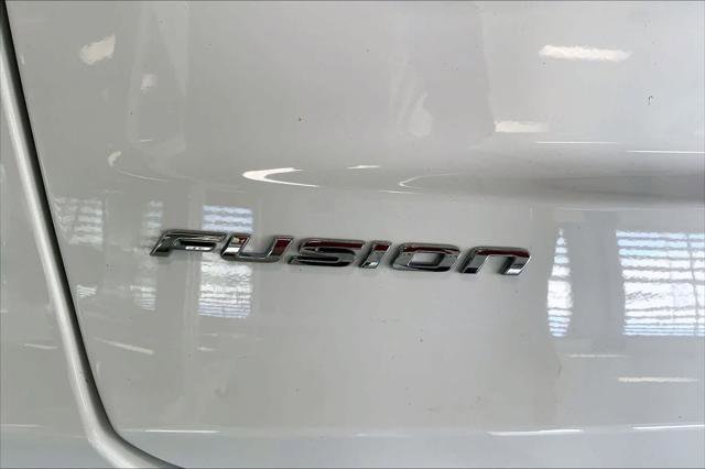 Used 2019 Ford Fusion SE FWD image 7