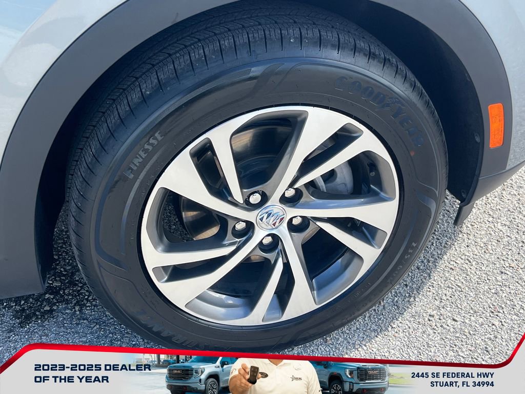 Used 2023 Buick Envision Essence image 21