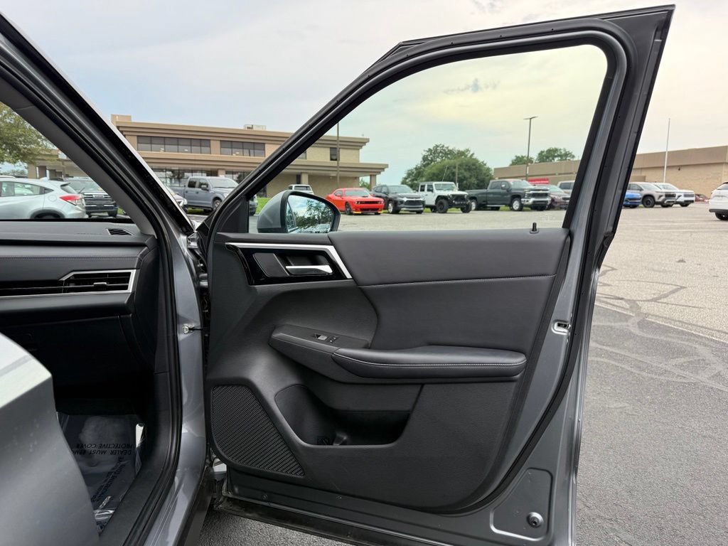 Used 2023 Mitsubishi Outlander SE AWD/4WD image 13
