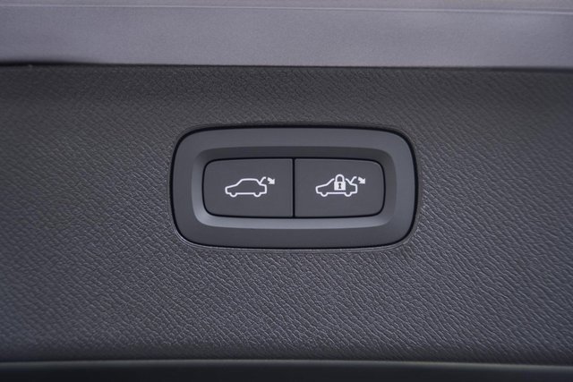 New 2026 Volvo XC90 B6 Plus w/ Protection Package Premier image 11