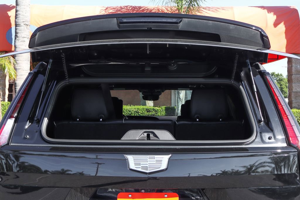 Used 2023 Cadillac Escalade Sport Platinum w/ LPO, ONYX Package AWD/4WD image 9