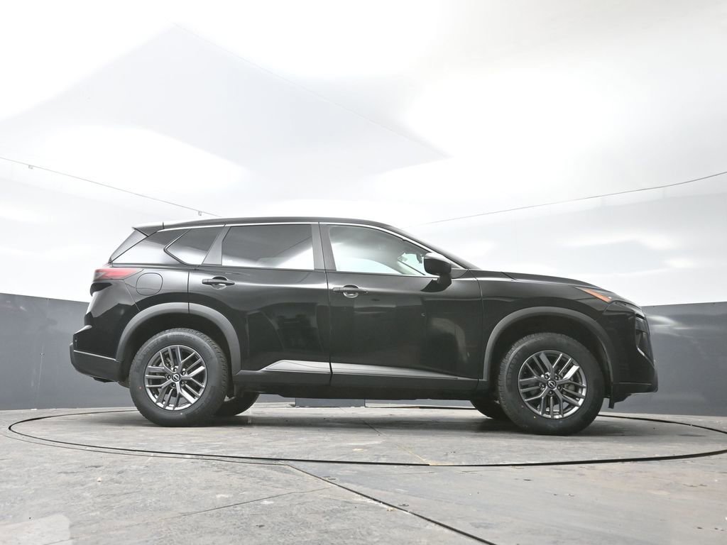 Used 2024 Nissan Rogue S image 25