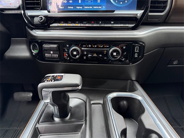 Used 2025 Chevrolet Silverado 1500 High Country image 11