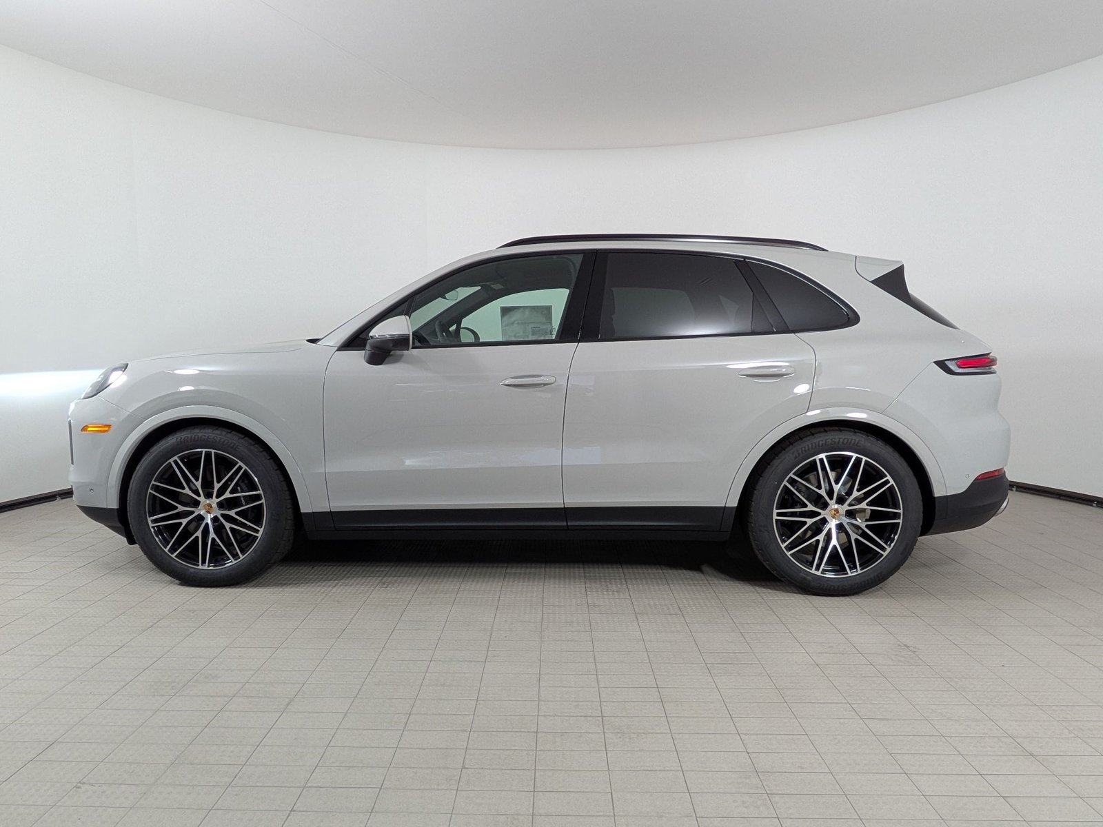 New 2026 Porsche Cayenne AWD/4WD image 2