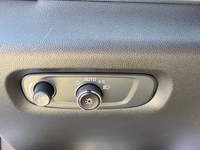 Used 2023 Chevrolet Traverse LT FWD image 24