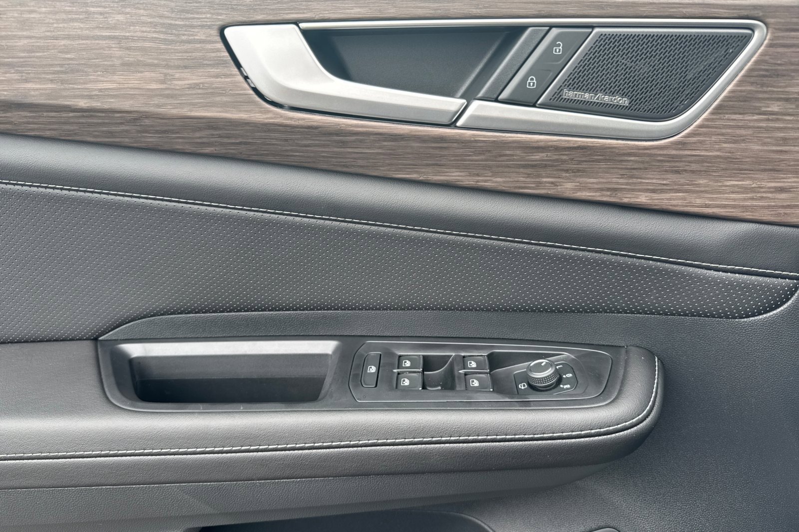 New 2025 Volkswagen Atlas SEL Premium R-Line image 10