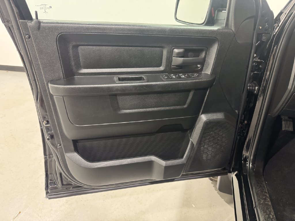 Used 2019 RAM 1500 Express w/ Wheel & Sound Group AWD/4WD image 14
