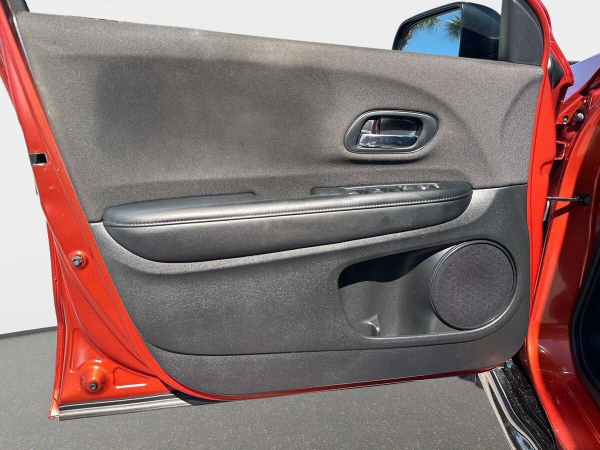 Used 2020 Honda HR-V Sport image 16
