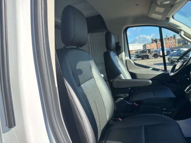 New 2025 Ford Transit 250 Low Roof image 13