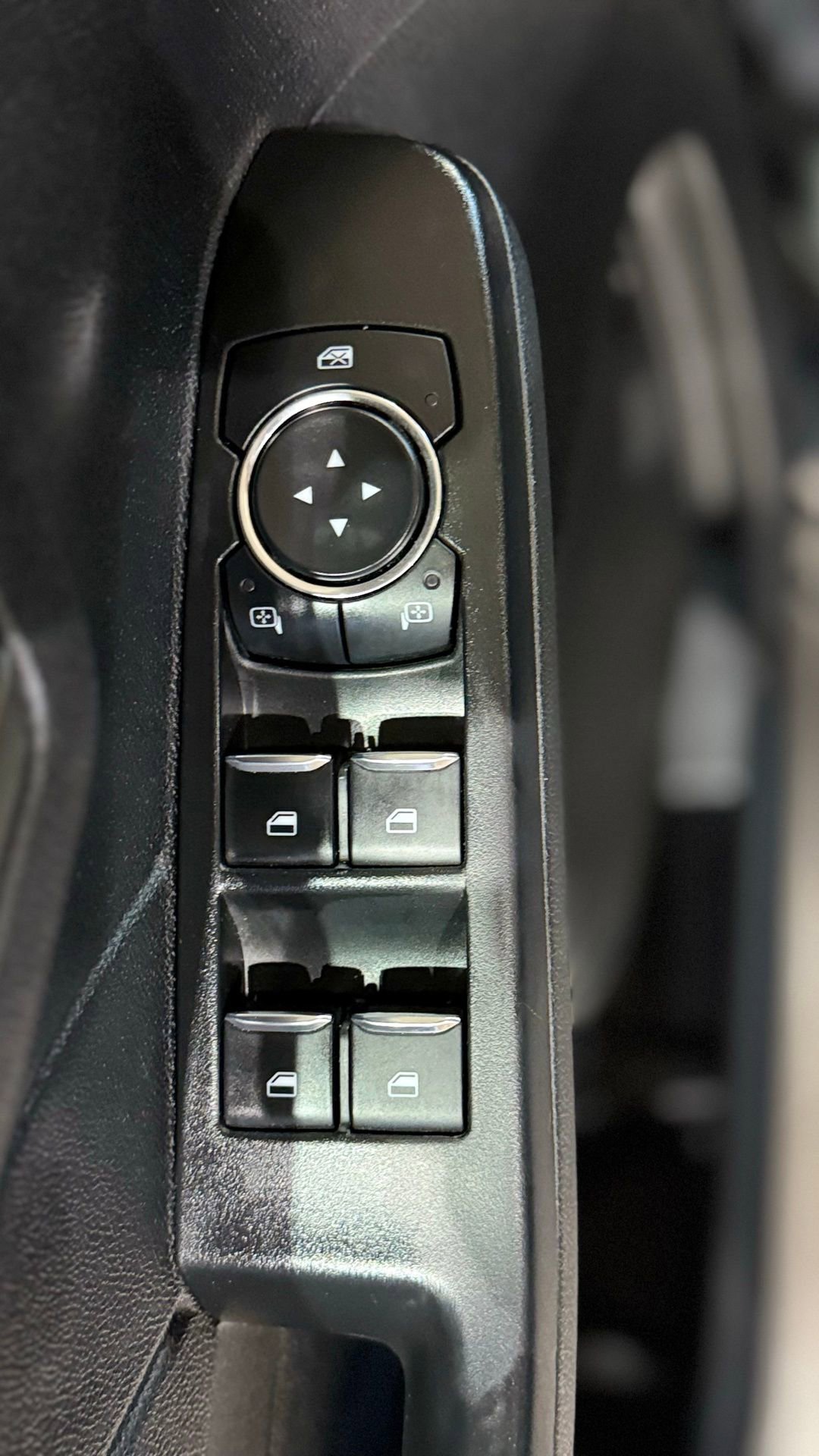 Used 2025 Ford Escape Active image 32