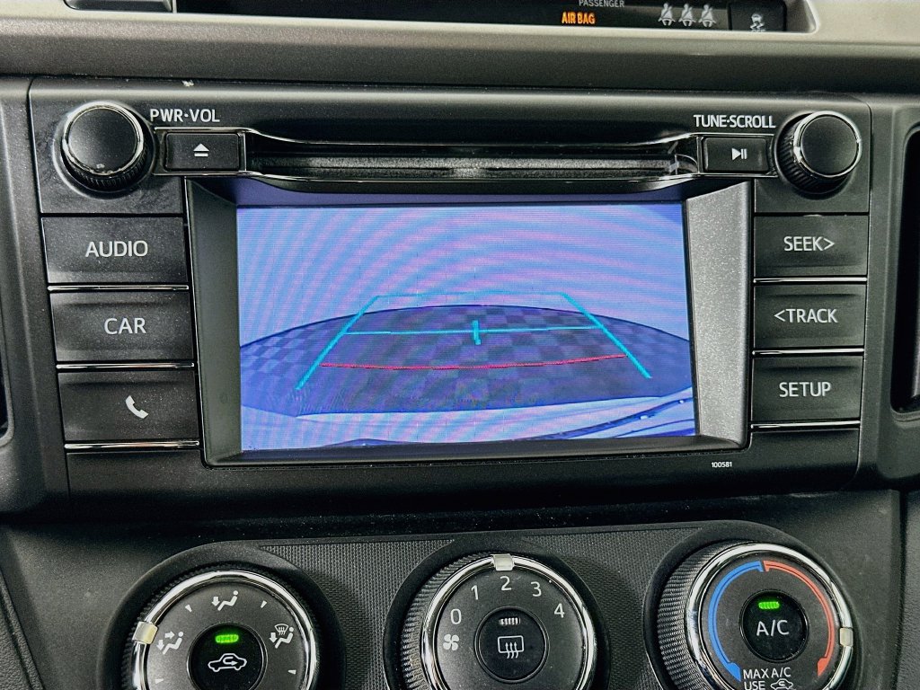Used 2018 Toyota RAV4 LE FWD image 13