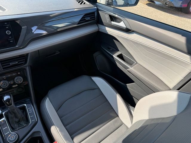 Certified 2024 Volkswagen Taos SEL image 25