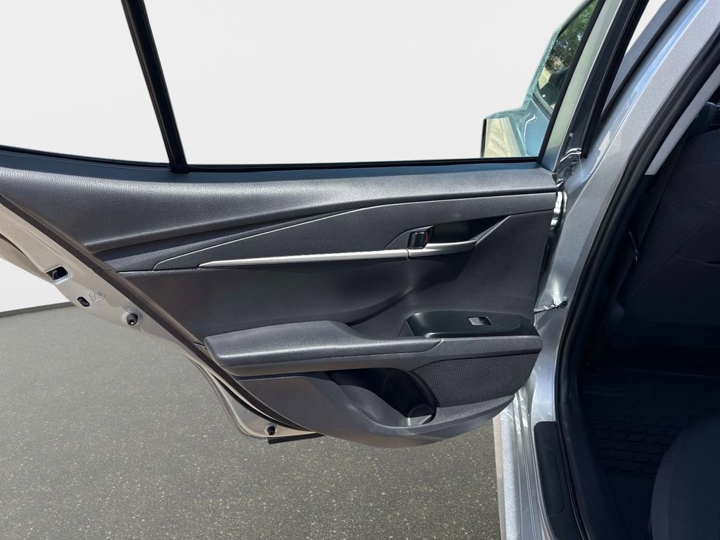 Used 2025 Toyota Camry LE w/ Convenience Package image 11