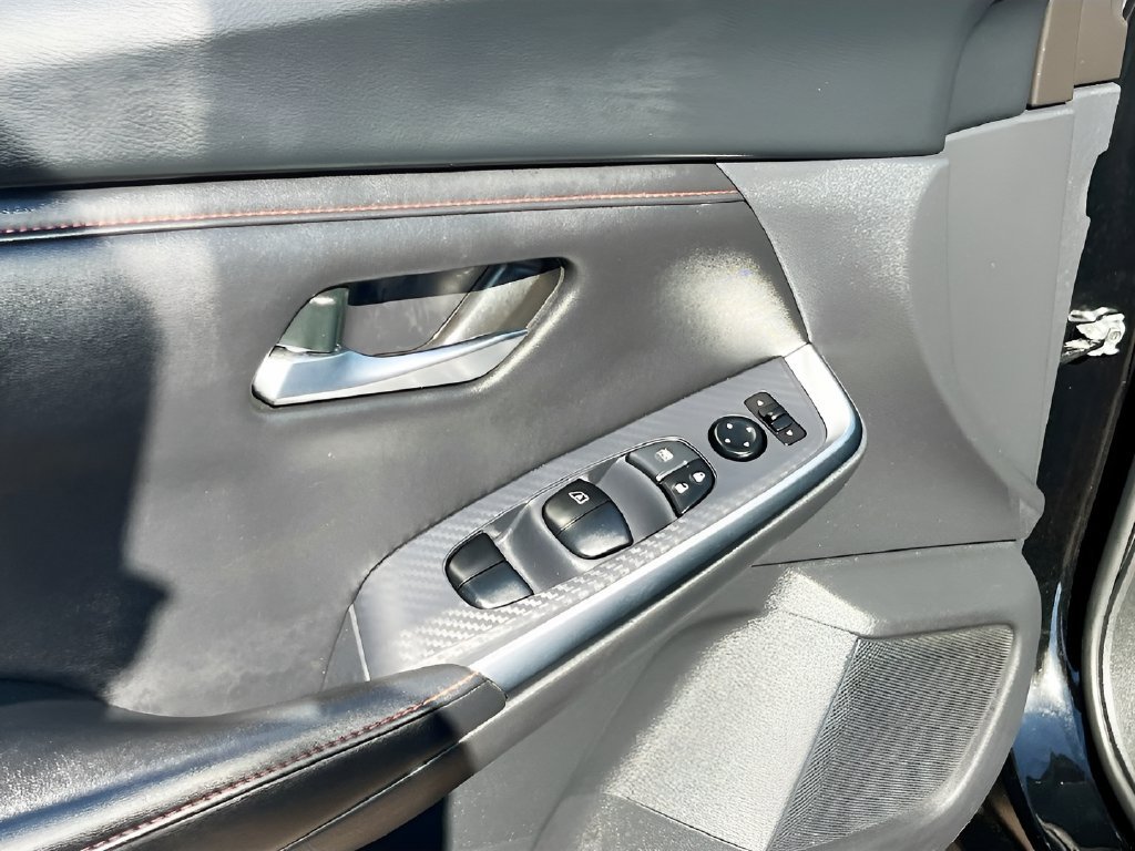 Used 2024 Nissan Sentra SR FWD image 17