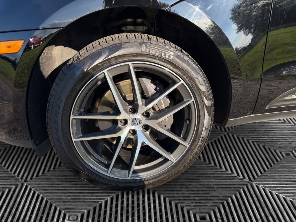 Used 2025 Porsche Macan AWD/4WD image 12