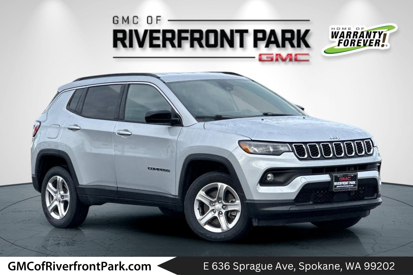 Used 2024 Jeep Compass Latitude image 1