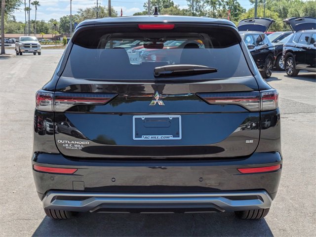 New 2025 Mitsubishi Outlander SE image 5