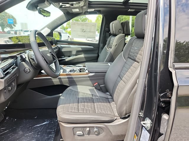 New 2026 Cadillac Escalade ESV Platinum Sport w/ LPO, ONYX Package AWD/4WD image 9