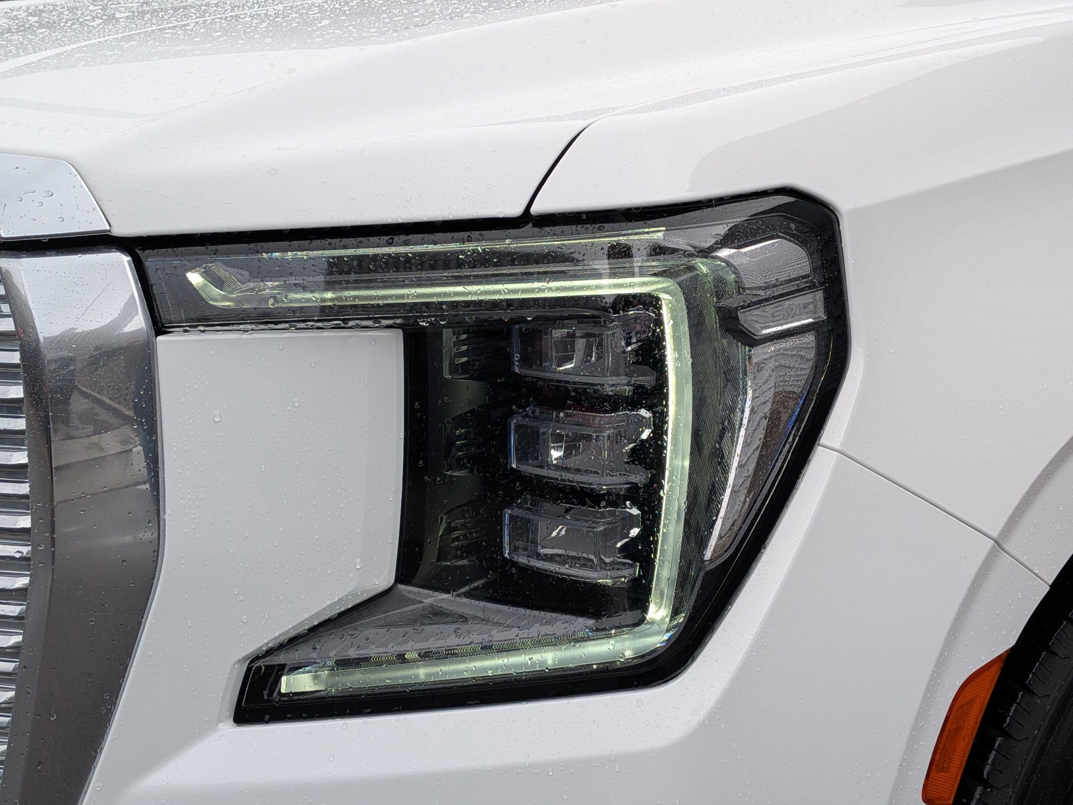 Used 2023 GMC Yukon Denali image 10